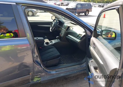 2013 Subaru Outback 2.5I Premium z USA, uszkodzony, nr VIN 4S4BRCCC3D3269650